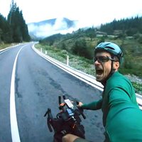 'Ātruma cilts' video: Ar velosipēdu no Latvijas līdz Turcijai