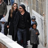 Анджелина Джоли и Брэд Питт поселятся с детьми в Африке