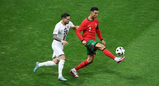 ВИДЕО. ЕВРО: Роналду не забил пенальти, но Португалия одолела Словению в серии 11-метровых 