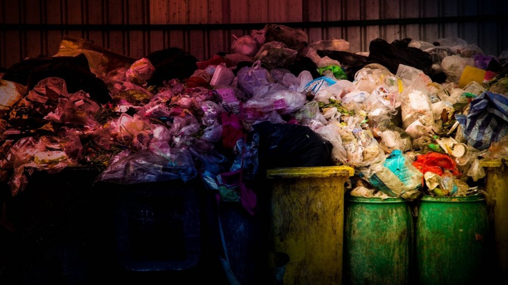 Mazāk atkritumu, vairāk atbildības: KEM un tirgotāji paraksta sadarbības memorandu