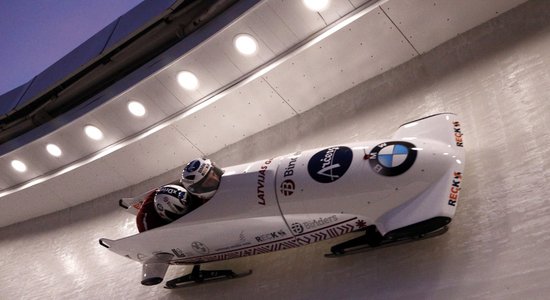 Latvijas vadošās bobsleja divnieku ekipāžas noslēdz pirmo sešinieku PK pēdējā posmā