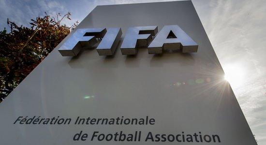 Van Prāgs oficiāli atsauc savu kandidatūru no FIFA prezidenta vēlēšanām