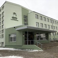 Несмотря на протесты родителей, Елгавская дума решила закрыть 2-ю основную школу