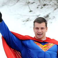 Мартин Дукурс предстал на трассе в роли Супермена