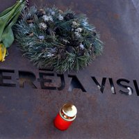Берзиньш: Латвии нельзя забыть преступления против человечества