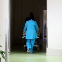 Зарплаты врачей и специалистов в больницах в 2018 году повысятся на 80%