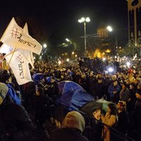 Gruzijas galvaspilsētā protestē 20 000 opozīcijas atbalstītāju