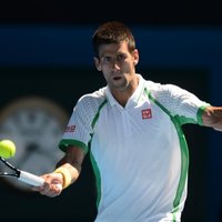 Džokovičs ar pārliecinošu uzvaru sāk 'Australian Open'