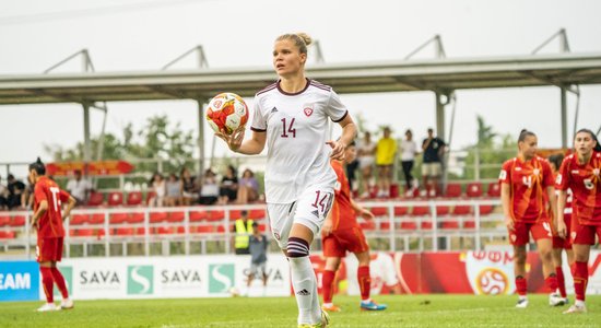 Latvijas futbolistes Baltijas kausā nenotur vadību un piekāpjas Fēru salām