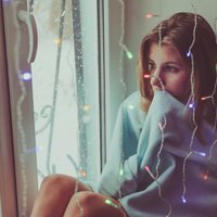 Kāpēc pirms svētkiem nomāc skumjas, un kā tās uzveikt
