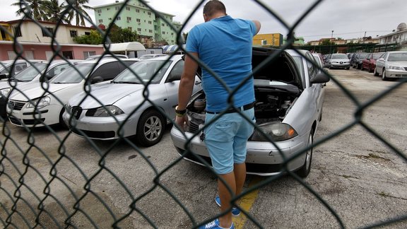 Auto tirgus Kubā