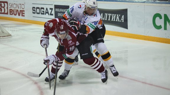 KHL spēle hokejā: Rīgas Dinamo - Severstaļ - 9