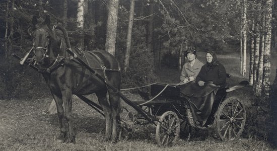 Fotogrāfijas biennāles programmā prezentēs projektu '(Ne)redzamās autores' par sievietēm – fotogrāfēm