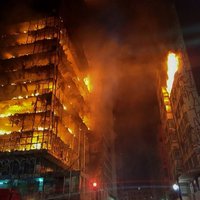 Video: Brazīlijā sagrūst liesmu apņemta 26 stāvu dzīvojamā ēka