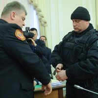 ВИДЕО: главу по ЧС Украины задерживают на заседании правительства