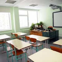 Saistībā ar incidentu Rīgas 47. vidusskolā diviem darbiniekiem piemērots disciplinārsods