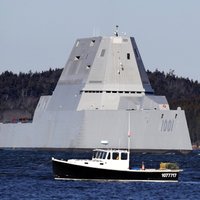 Foto: Jau otrais 'Zumwalt' iznīcinātājkuģis 'USS Michael Monsoor' pabeidzis testus