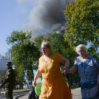 Austrumukrainas separātisti gatavi pārtraukt uguni; NATO bažījas par 'dūmu aizsegu'
