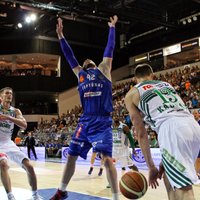 'Žalgiris' revanšējas 'Neptunas' basketbolistiem otrajā Lietuvas čempionāta finālmačā