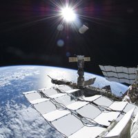 Krievijas astronauti nogādās olimpisko lāpu kosmosā
