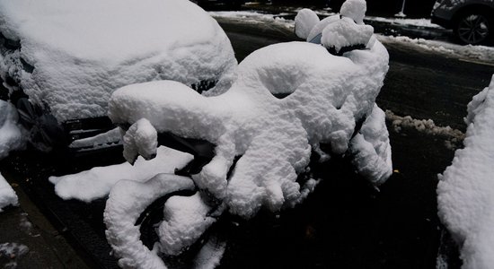 Ceturtdien Latvijā snigs, var izveidoties līdz pat 4 cm bieza sniega sega