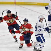 'Panthers' trešo reizi uzvar 'Maple Leafs' un pietuvojas konferences finālam