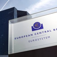ECB samazina eirozonas ekonomikas krituma prognozi