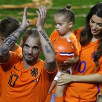 Nīderlandes futbola zvaigzne Sneiders liek punktu karjerai