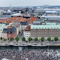 Dānijas valdība maksās 75% no algām privātajā sektorā strādājošajiem cilvēkiem