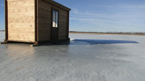 Zemledus makšķernieku būda uz Lubānas ezera - 3