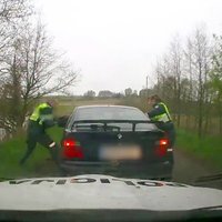 Video: Piedzēries BMW vadītājs Lietuvā bēg no policijas