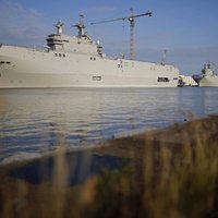 Francija pauž pārliecību, ka tuvāko nedēļu laikā izdosies atrast pircējus 'Mistral' kuģiem