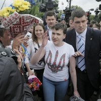 Savčenko mudina Krievijas iedzīvotājus 'piecelties no ceļiem'