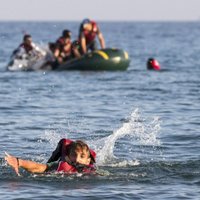 Turcijas ūdeņos nogrimstot divām laivām, noslīkst deviņi sīriešu migranti