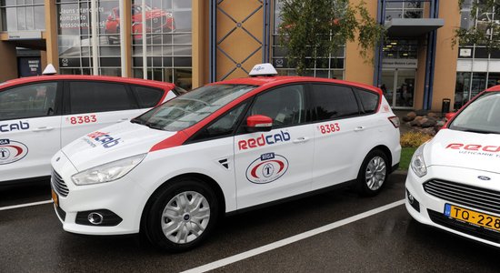 Таксомоторная компания Red Cab возобновит обслуживание пассажиров в аэропорту "Рига"