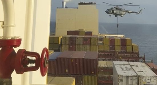 Иранский спецназ захватил контейнеровоз, принадлежащий миллиардеру из Израиля