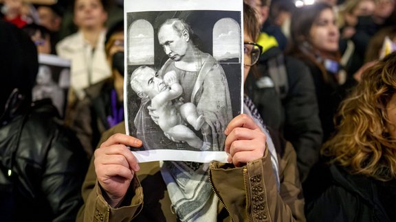 Krievijas centieni drupināt eiropeisko: ko rāda vēlēšanas Austrumeiropā