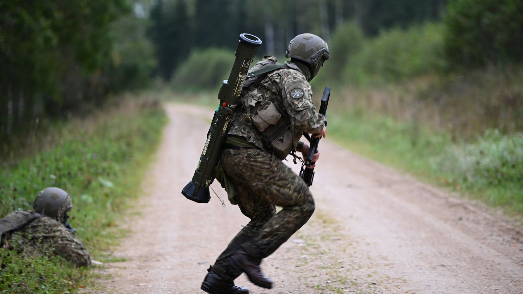 "Karš sūkā", bet labāk būt gataviem un uzvarēt. Saruna ar Kolinu Smitu