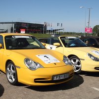 Fotoreportāža: Latvijas 'Porsche' kluba sezonas atklāšana
