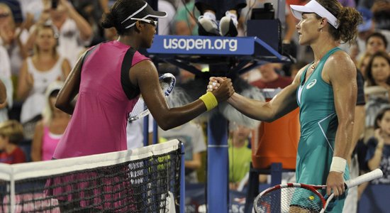 Bijusī čempione Stosura piedzīvo šokējošu neveiksmi 'US Open' pirmajā kārtā