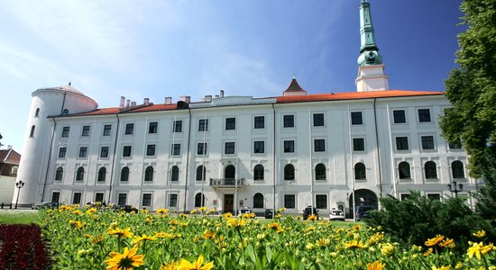 Bez 'Vienotības' un 'Olšteiniešu' atbalsta iestrēgst iecere par tautas vēlētu prezidentu