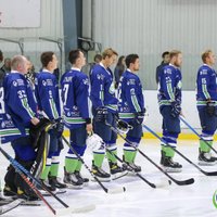 Hokejistu slimošanas dēļ atcelta Latvijas hokeja čempionāta spēle
