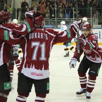 Rīgas 'Dinamo' nezaudē cerības iekļūt KHL izslēgšanas spēlēs