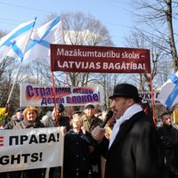 Возле Сейма прошел митинг за образование на родном языке и свободу слова