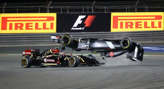 'Lotus' F-1 komandas piloti ir pusceļā uz aizliegumu startēt sacīkstēs