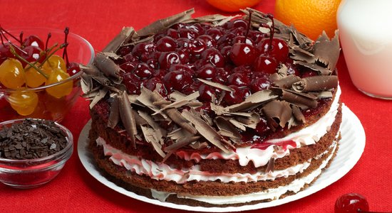 Švarcvaldes ķiršu torte 'Kaprīze'