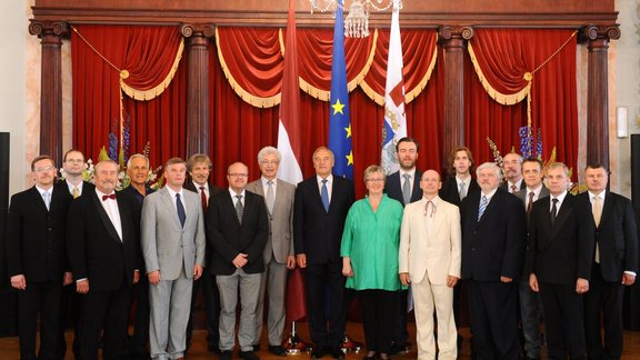 Valsts prezidents pieņem XI Latvijas skolu jaunatnes dziesmu un deju svētku organizatorus - 17