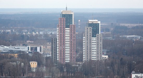 'Panorama Plaza': būvē trešo torni, apseko fasādi