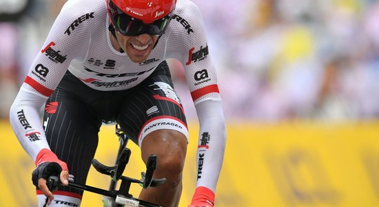 Alverto Kontadors triumfē prestižajā velobraucienā 'Vuelta Espana'