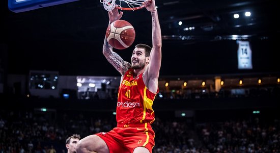 Spānijas nosvērtība sīvajā mača galotnē palīdz sasniegt 'Eurobasket 2022' finālu